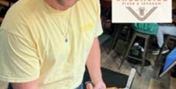 Double Dipper: A French Dip Pizza at Creekside Pizza & Tapro…